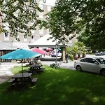 Waterloo Hub Hotel And Suites