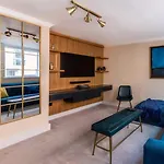 Westminster Charm With Roof Terrace