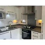 Spacious 1 Bedroom Flat In Kilburn Park F55