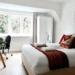 5 Bed Luxury London Home