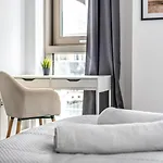 Stunning 2 Bedroom Apartment In Tower Hill