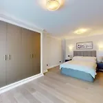 Amazing Newly Refurbished Mews House In W1