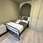 London Boutique Ensuite Room Like Hotel