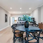 Hampstead Garden Flat-Hosted By Sweetstay