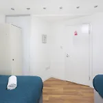 Cosy 2 Bedroom Apartment In City Center Euston