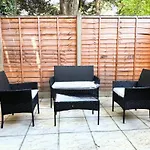Charming Victorian Retreat In West Hampstead