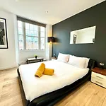 The Kings Palace Central London By Wild