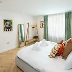 2Bed 2Bath Stunning Shoreditch Apartment