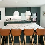 2Bed 2Bath Stunning Shoreditch Apartment