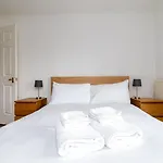 Guestready - Parkside Getaway In Britannia Village