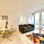 Whitechapel Superior Apartment