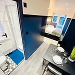 London 61 Central Studio, Ideal For Tourists High Recommend!!!