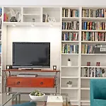 Spacious 2-Bed Apartment Short Term Rental & Flexible Renting Canary Wharf!
