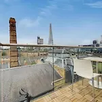 The Shard View Balcony Apartment