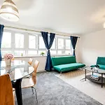 Nice 2-Bed Flat Near Earls Court