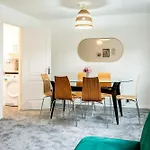 Nice 2-Bed Flat Near Earls Court