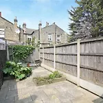 Rustic Garden House In The Heart Of East London