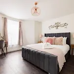 Wild Roses Serviced Apartments - Chelsea