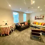 Private 1 Bed Flat In Chelsea