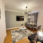 Edgware Road Three Bedroom Apartment