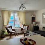 Super Central Beautiful Three Bedroom