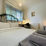 Greenwich Apartments By Sleepy