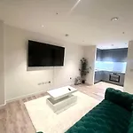 Luxury 2 Bed Apartment
