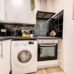 Hyde Park Apartment