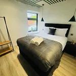 London 99 Apartment, Top Trendy Location D