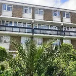 Laret Guest House