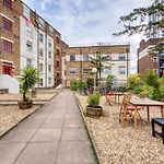 Chic 2 Bedroom Apartment Near Liverpool Street By Gold Stays
