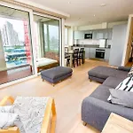 Luxury 2 Bed Apartment Near The O2