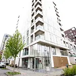Luxury 2 Bed Apartment Near The O2