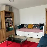 Beautiful 2 Bedroom Apartment
