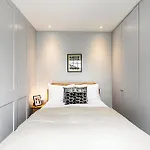 Renovated Historic Home & Garden In City Enclave