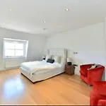 The Queen\'S Gate Penthouse