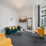 Elegant 3 Bedroom Apartment On Oxford Street Luxury Living In Central London 2Gc