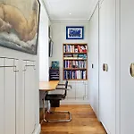 Stunning 2 Bedroom Apartment In Little Venice West London