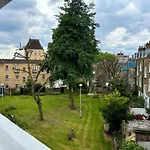 Trendy 1Bd Flat On Historic Street Farringdon