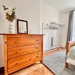 Beautiful 3Bed Apartment In London