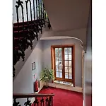 F103-1st Flr Mezzanine Studio Fit 3 Near Hyde Park