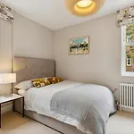 Stylish & Spacious London 4 Beds House