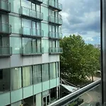 Modern Luxury 2 Bedroom Apartment In London Excel