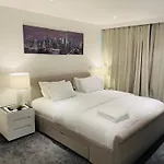 Modern Luxury 2 Bedroom Apartment In London Excel