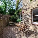 The Hammersmith Flat- Tbu
