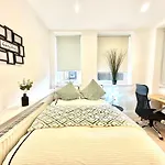 Beautiful Studio Apartment Baker Street