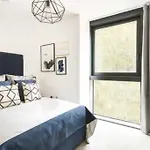 Boutique Designer Apartment With Balcony-2 Bedroom