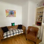 Rooms In Shared House In Kensington