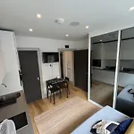 Inviting Studio Apartment - Central Croydon London