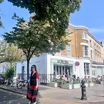Luxury 4 Bedrooms 5 Baths 2 Receptions Family House With Garden Chelsea